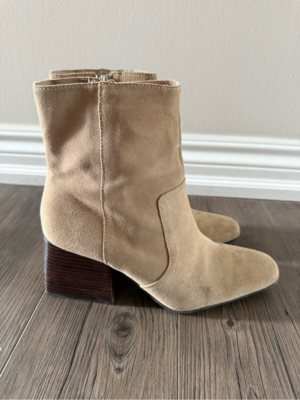 Blondo Sadie Suede Taupe Waterproof Ankle Boots Size 9